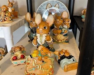 Conductor, PenDelfin bunny figurine collection, including cottages, stages, accessories and creation boards from factory