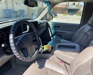 2004 Chevrolet 5.2 engine, SUV with 165,900 miles, has been inspected, no major issues found, Vin # 1GNEK13Z64R290317, asking $6,000