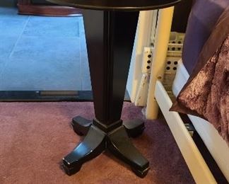 Pedestal accent or lamp table