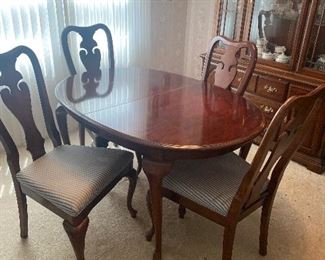 Dining Room Table, 4 Chairs and 2 Leaves