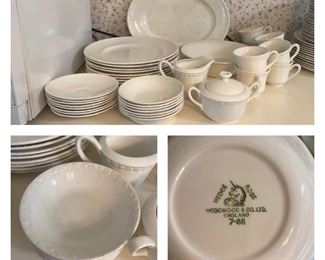 Wedgwood & Co. LTD England Hedge Rose Dinnerware 35pc