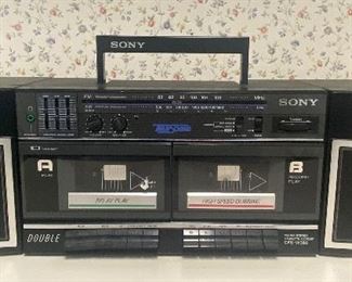 Sony CFS-W360 Boombox FM/AM Stereo Cassette-Corder w/ Detach Speakers
