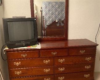 Kincaid Dresser w/ Mirror