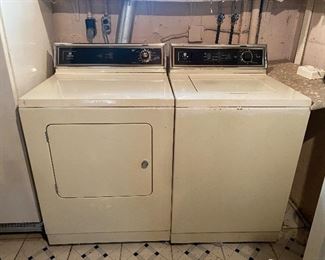 Maytag Heavy Duty Auto Control Electric Dryer & Maytag Heavy Duty 2Speed Washer LDE512
older but still works good
Used both numerous times while setting up sale 