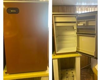 Vintage Welbilt Small Fridge