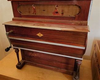 Organ grinder Organ