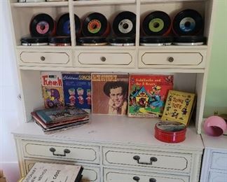 Hundreds of 45 records