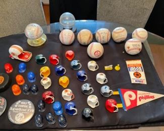 SPORTS COLLECTIBLES 