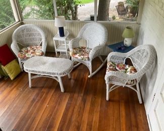 NICE WICKER PATIO SET