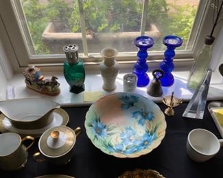 VINTAGE GLASS COLLECTIBLES 