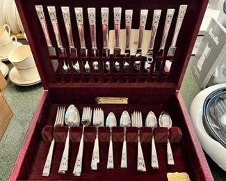Silverplate flatware set