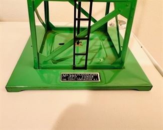 Lionel Floodlight Tower No. 395 in excellent vintage condition!