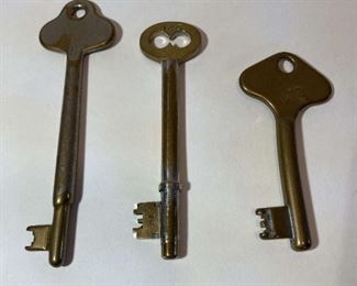 Antique Brass Skeleton Keys
