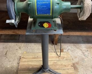 Central Machinery 8in Bench Grinder Buffer