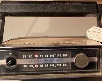 Vintage GE Clip On Car Radio