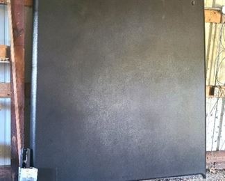 Pickup Bed Cover, Fits 6 1/2 Foot Bed. Has All Hardware Included (hydraulic arms). Outside Measurements 82" Long by 70" Wide