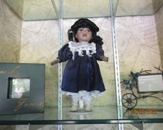Dolls and pic frames