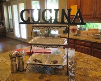 Cucina Sign, 3 tiered serving tray, Salt and pepper shakers