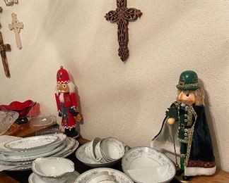 Hibriten Server Buffet, Noritake China, Nutcrackers, Religious Decor' 