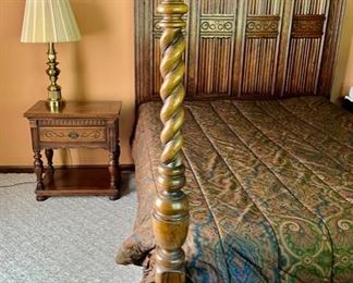 ETHAN ALLEN ROYAL CHARTER OAK QUEEN SIZE BED