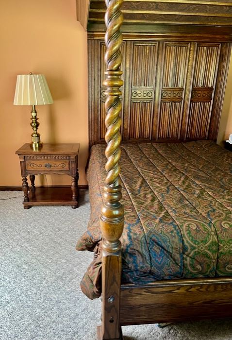 ETHAN ALLEN ROYAL CHARTER OAK QUEEN SIZE BED