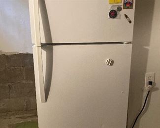 Kenmore refrigerator White model AD-16 Width 28.5 Depth 30” Height 65” . $200