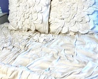 Unique queen bed set