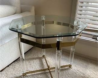 Lot 017
Glass Brass & Lucite End Table