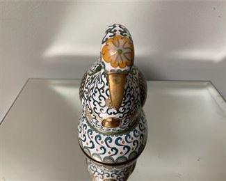 Lot 044
Cloisonne Swan Covered Bowl