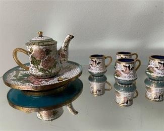 Lot 052
Cloissonne Mini Tea Set