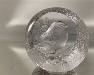 Lot 064
MJ Succhan Bird Paperweight