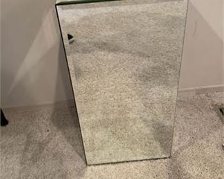 Lot 143
Mirrored Pedestal