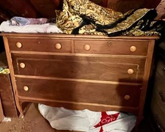 Beautiful Pine chest of drawers 