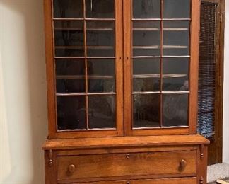 Vintage Beautiful Wood Cabinet