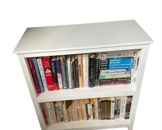 $50 - Small White Bookcase SK121-64                                           Condition: Very Good
Dimensions:  26 x 12 x 29"H
CONTACT US FOR MORE PICTURES. www.GoodbyHello.com                                                         info@GoodbyHello.com                   Local pickup only only Leesburg, VA,  Contact us for shipper suggestions.