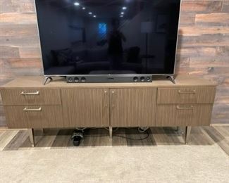 $450 - Low Profile Media Cabinet Converts to Sideboard SK121-33                                                                                  Description: This low profile media cabinet has additional legs that will transform it into a buffet / sideboard!
Condition: Excellent
Dimensions: 88 x 18 x 30 H (as shown)
CONTACT US FOR MORE PICTURES. www.GoodbyHello.com                                                         info@GoodbyHello.com                   Local pick up Leesburg, VA.  Contact us for shipper suggestions.