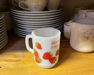 Retro China and other vintage dishes