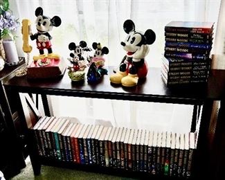 Foyer Table - Disney Memorabilia - Books 