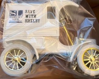 Ertl 1905 Delivery Car Bank 