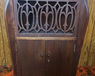 Antique Sonora WindUp Record Player