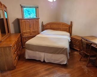 7 Piece Oak Bedroom Set