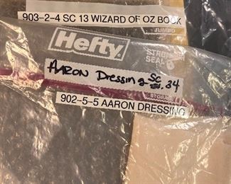 Aaron’s dressing from season9 episode 2