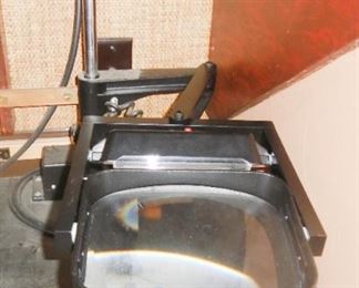 BENCH MTD MAGNIFING GLASS