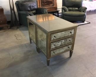 Pair of matching night stands 