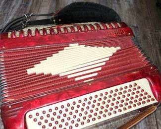 Titano accordion
