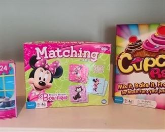 Minnie Mouse puzzle & game
+ Cupcake race game
