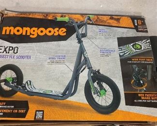 NIB mongoose Expo freestyle scooter
