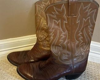 Men's Justin Lizard cowboy boots
Size 10 1/2D