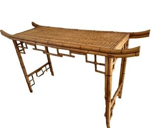 $1900 - Asian Bamboo Chinoiserie Pagoda Console Table 1970's ES99-5                                                                                 Description : Vintage bamboo console or altar table features Asian chinoiserie styling with everted ends and decorative bamboo apron and spandrels. Top is veneered in woven wicker. Very good condition with only very minor imperfections consistent with age.

 

Local Pick up McLean VA - Contact us for shipper suggestions.

Condition Desc. : Very Good Condition
Location : McLean VA


Measurements

Length : 60
Width : 18
Height : 34