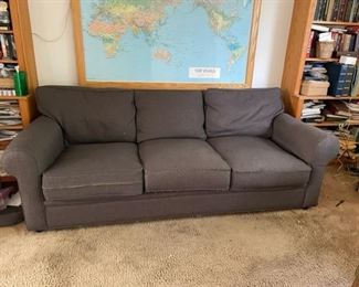 $105 - Thomasville Brown Couch SE99-25                                 Brand : Thomasville

Local Pick up Vienna VA.  Contact us for shipper suggestions

Condition Desc. : Good Condition

Measurements: 88 x 42 x 30H
